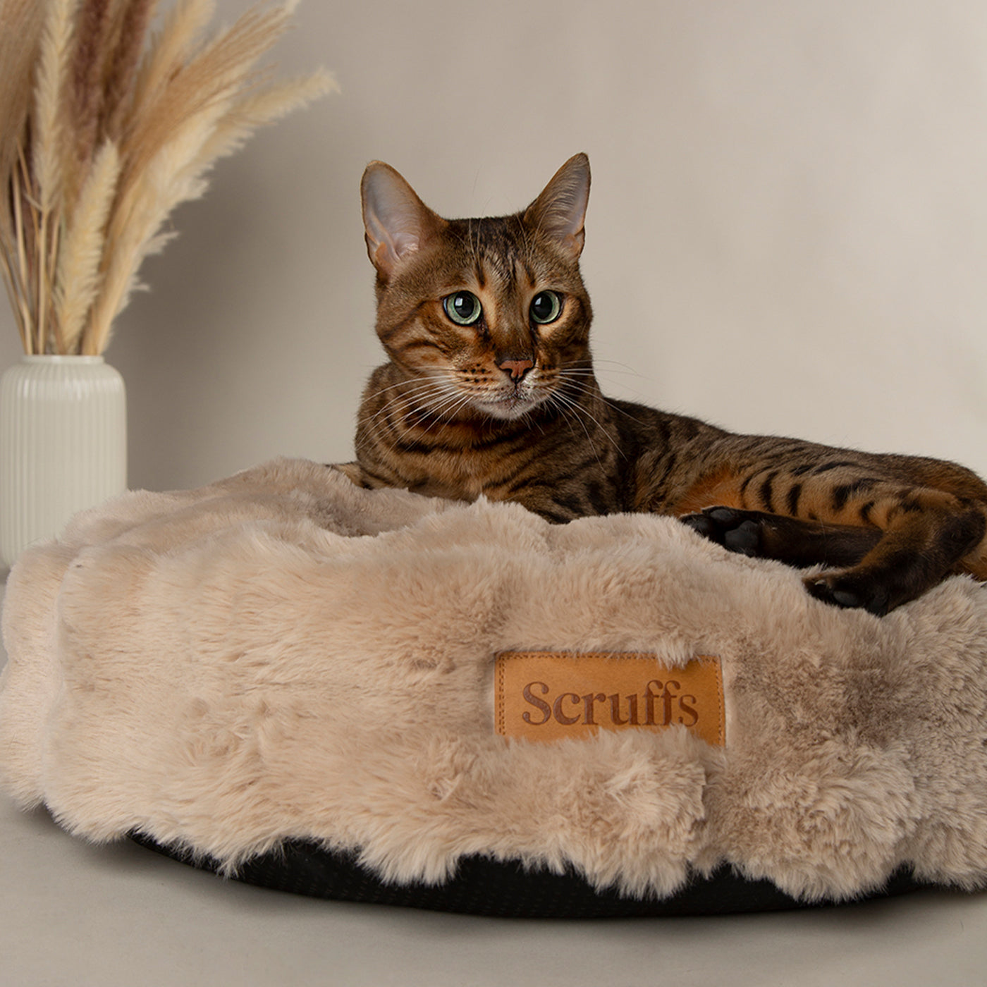 Scruffs Alpine Champagne Round Pet Cushion