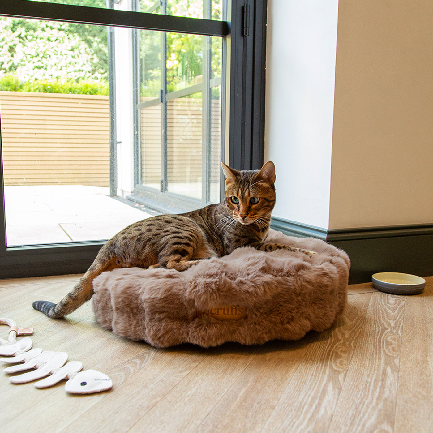 Scruffs Alpine Taupe Round Pet Cushion